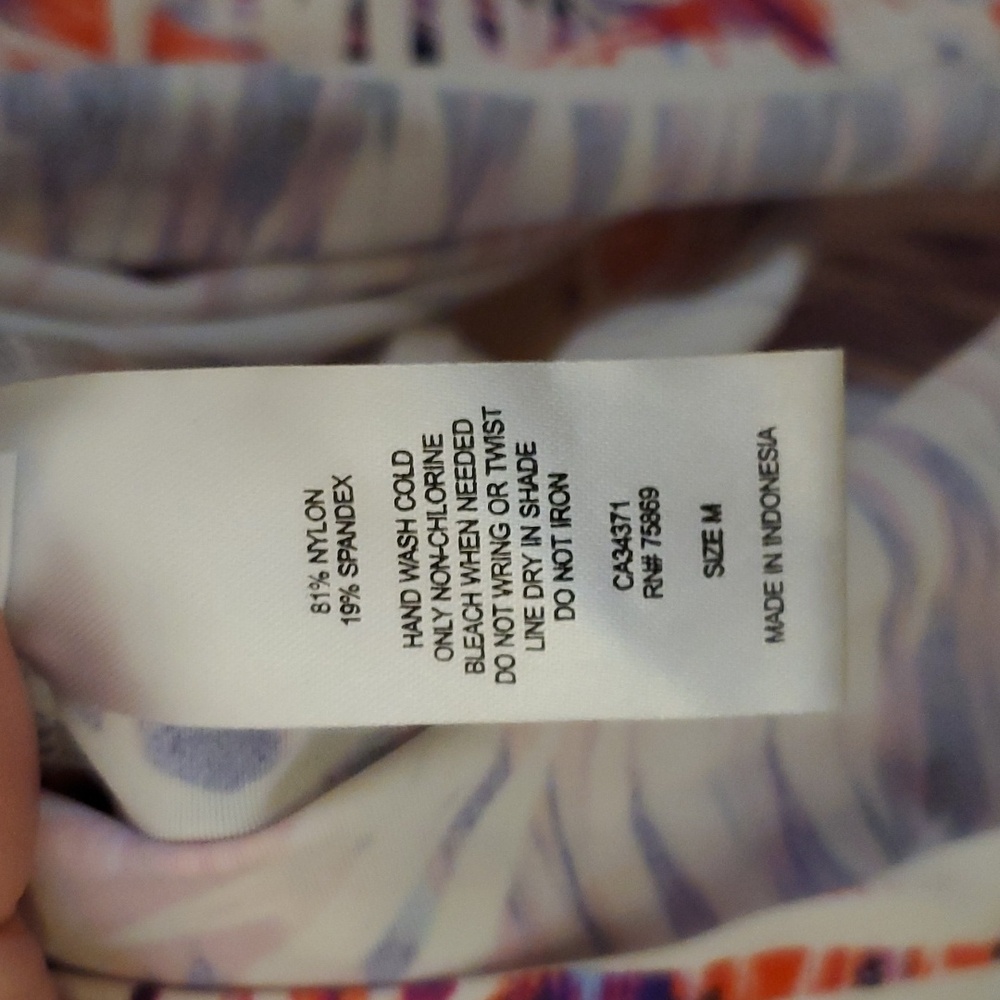 LAST CHANCE! Swim top size M - Picture 4 of 5